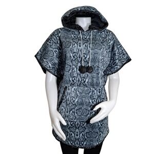 Adrienne Vittadini Women's Cozy Hooded Poncho Black & Blue Snakeskin Print Large